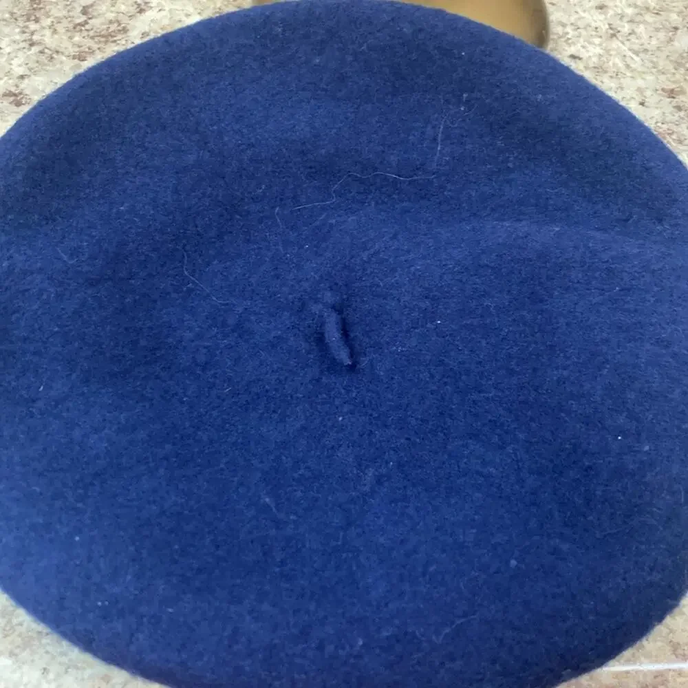 Vintage royal blue beret - Picture 2 of 3